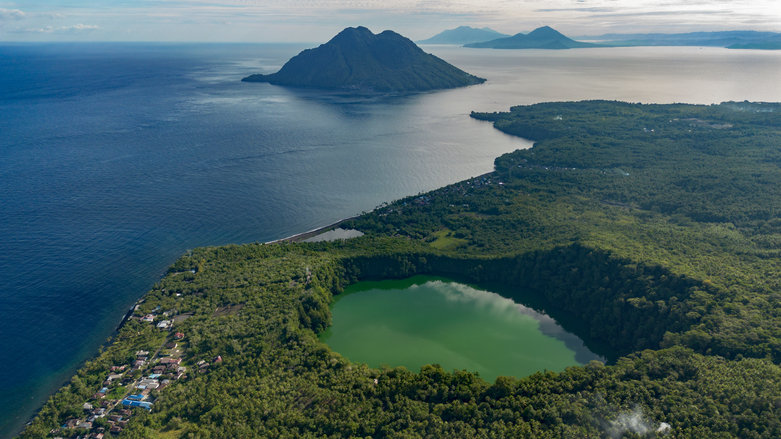 Danau Tolire